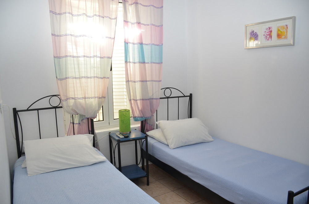Hermes Rooms Tinos ภายนอก รูปภาพ